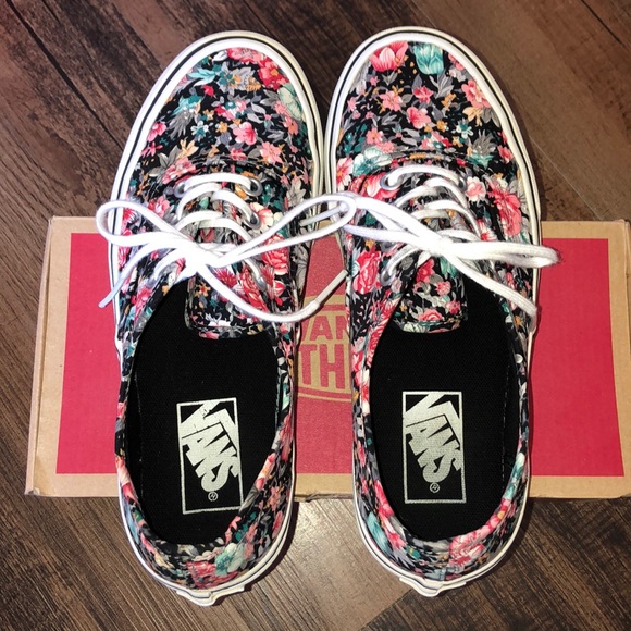 Authentic (Multi Floral) Blk/TruWht Vans - Picture 5 of 7